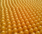 Подарки из золотистых яиц Различные модели вкуса золотистого яйца наклонны