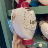 Пекинские универсальные студии, покупающие популярность Гарри Попубально -бутылочный горшок с холодным напитком может пересекать сувениры