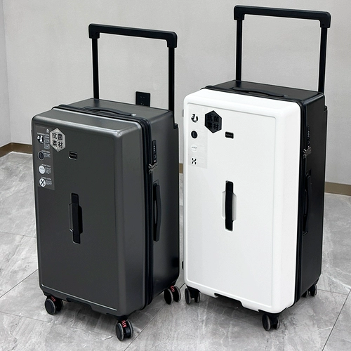 Качественный вместительный и большой универсальный чемодан на колесиках