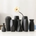 Bình gốm cổ điển màu đen bình gốm thô đơn giản phòng khách máy tính để bàn đồ trang trí gốm đen holly hoa khô cắm hoa trang trí