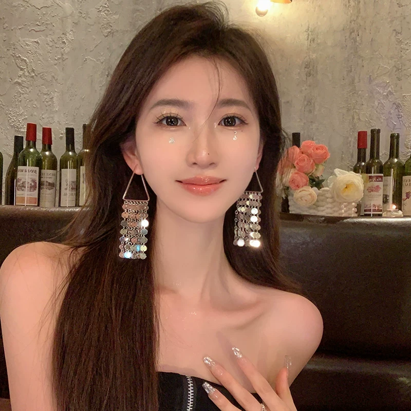 Earrings, light luxury style, 2023 collection