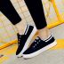 Mùa thu giày vải mới với phiên bản Hàn Quốc của đôi giày màu trắng giản dị giày phẳng sinh viên phẳng với đôi giày phụ nữ phần thấp Plimsolls