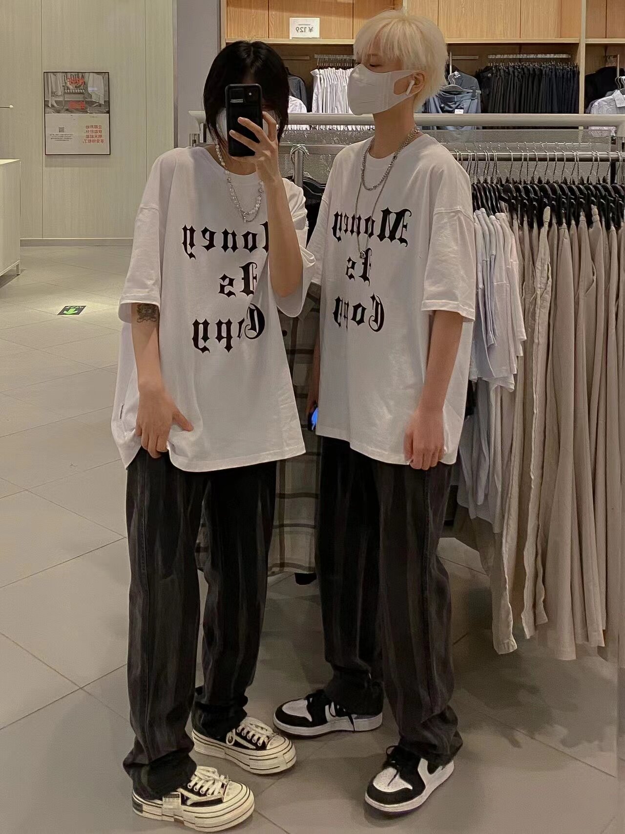 男士牛仔裤实物图