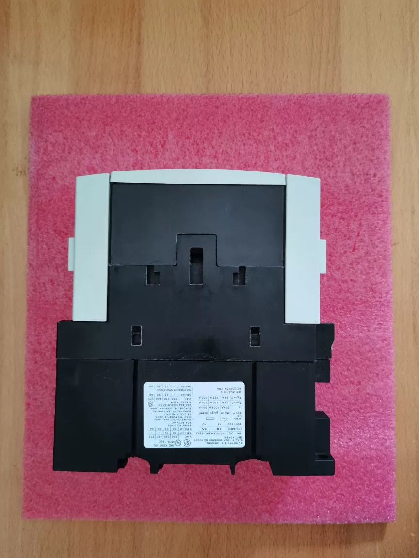 Контактор Siemens DC 3RT1044-1BB40 3RT5044-1B..0 65A DC24V