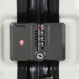 Качественный чемодан, универсальные аксессуары