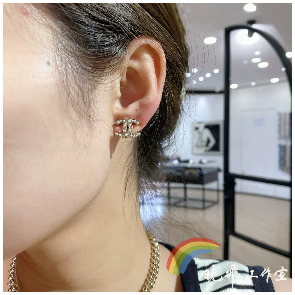 Подлинные серьги Chanel 23b новые жемчужина страза вышивка двойная буква C