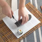 Пластиковая занавеска суши создает инструменты для суши, чтобы сделать катящиеся занавесные занавески для занавеса для риса с личинками риса.