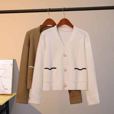 taobao agent Classic design cardigan, warm top, short demi-season jacket, European style, V-neckline, trend of season