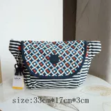 Специальное предложение пособие по сравнению с специальным предложением обезьяны.