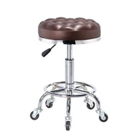 Коричневый хлеб яркие железные колеса