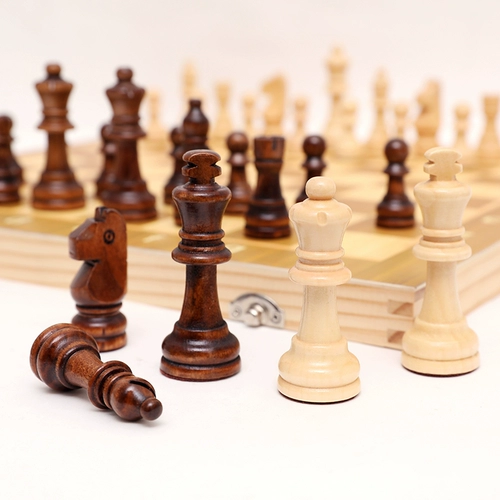 Бесплатная доставка магнитная деревянная шахматная деревянная пластиковая складная шахматная доска+кусочки шахматы с твердым деревом встроенная упаковка