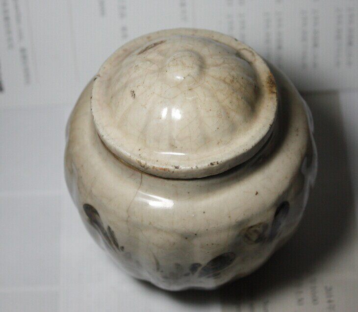 查看546 | 回复 6[欣赏] 清代磁州窑瓜棱型小罐,完整