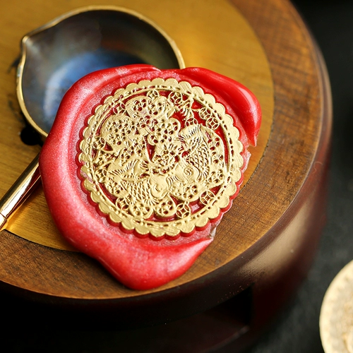 Огненная лак для уплотнения герметиза