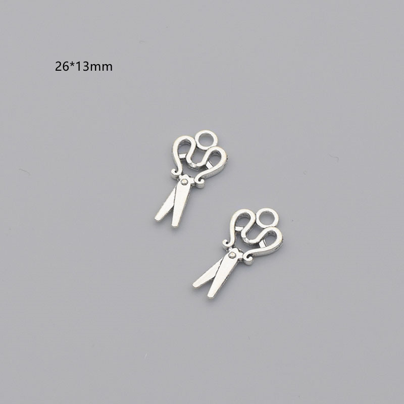 1 Small ScissorsDIY ornaments parts alloy Retro Ancient silver smiling face Spoon scissors self-control Necklace Earrings Pendants Pendant