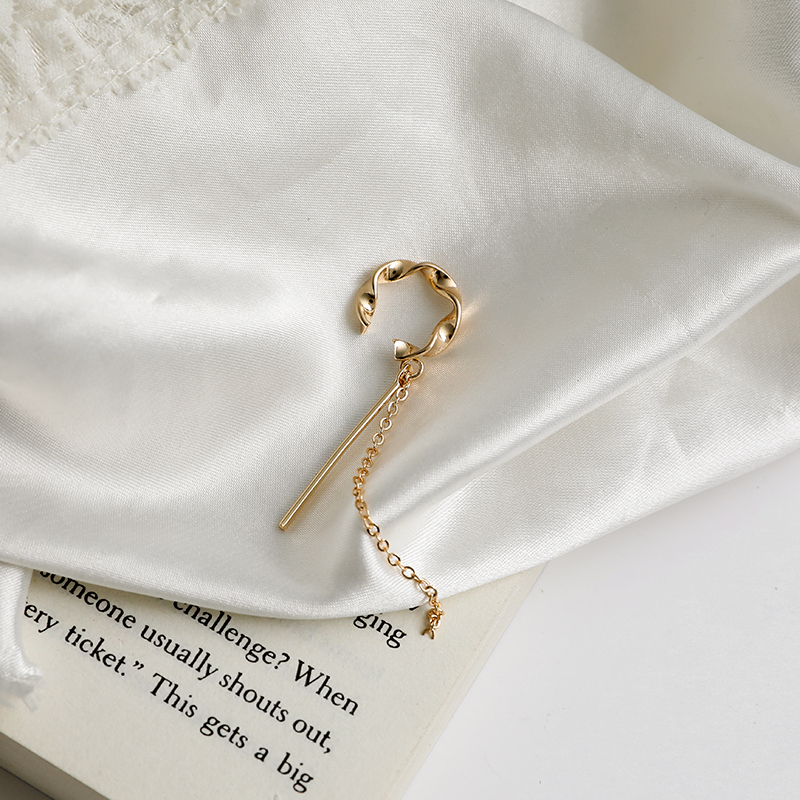 Golden Single 3287Ear clip type No ear hole female Simplicity tassels Design temperament Earrings Earrings Advanced sense ear-hook ear clip Light luxury
