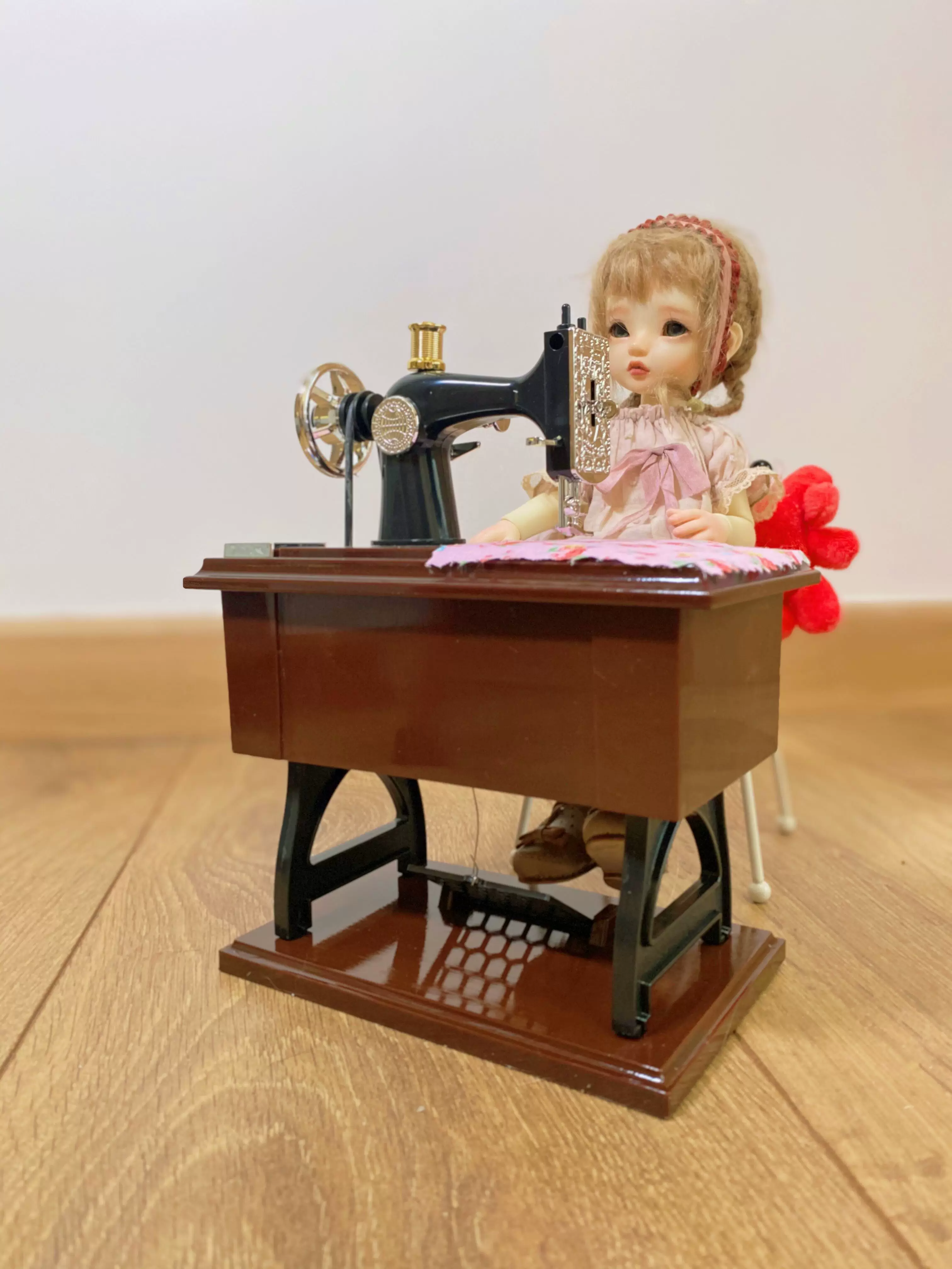 [KKF] BJD imitation sewing machine 4 точек и 6 точек, двойной размер двойной размер, мини-музыкальная коробочка, мебель для фотосъемки