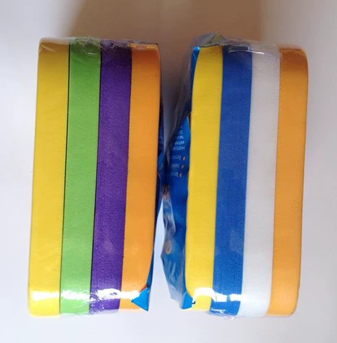 Дети Ингфа, плывущие на спине детской спины, дрейфовая детская плавучесть, плавающие вспомогательные запасы обратно