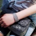 Khí chất Hàn Quốc siêu flash full kim cương vòng đeo tay nữ châu Âu và Mỹ kéo dài phóng đại phiên bản rộng vòng đeo tay hipster vòng tay trang sức đơn giản - Vòng đeo tay Cuff Vòng đeo tay Cuff