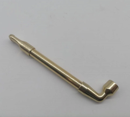 В новом небольшом дымовом вставке сингл используется небольшой дымовой мини -мини -минимум, чтобы курить, сражаясь с сухим дымом в стиле старого дыма.