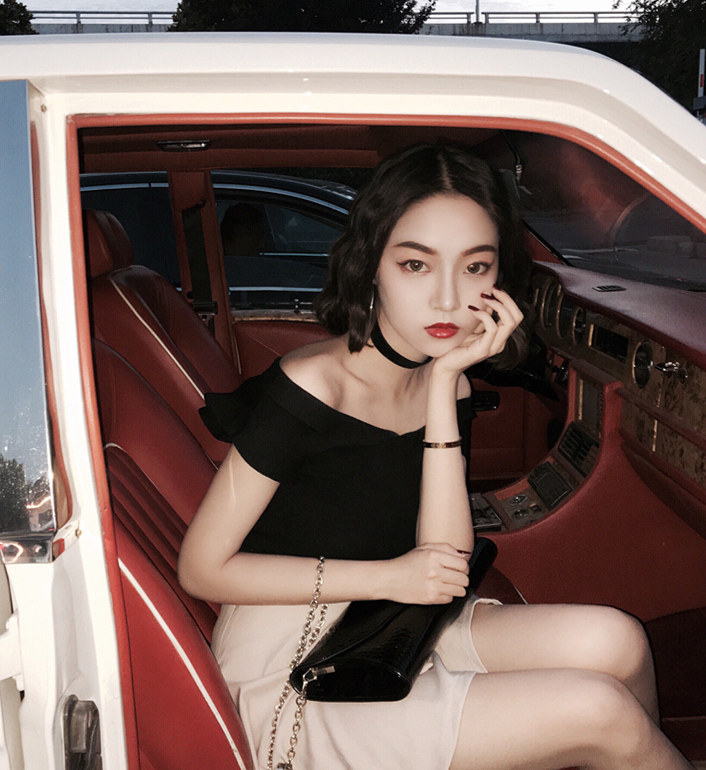2018 mùa hè của phụ nữ áo sơ mi một vai sexy mỏng vai- vai áo sơ mi ngắn- tay v- cổ xù nhỏ bay tay áo len