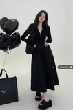 Черное небольшое дизайнерское платье с рукавами, расширенный приталенный корсет, длинная юбка, длинный рукав, осеннее, тренд сезона