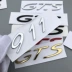 Porsche s tiêu chuẩn Macan Car Logo GTS Caramera Turbo English Letter Tail đuôi sửa đổi nhãn logo ôtô logo xe oto 