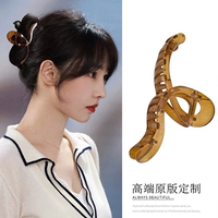 Поворот цвета кофе