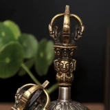 Ваджрный колокольчик и пестик, импортированные из Непала, представляют собой пяти- и девяти-нитевой колокольчик из чистой меди с четким звуком, большим, средним и малым эхом.