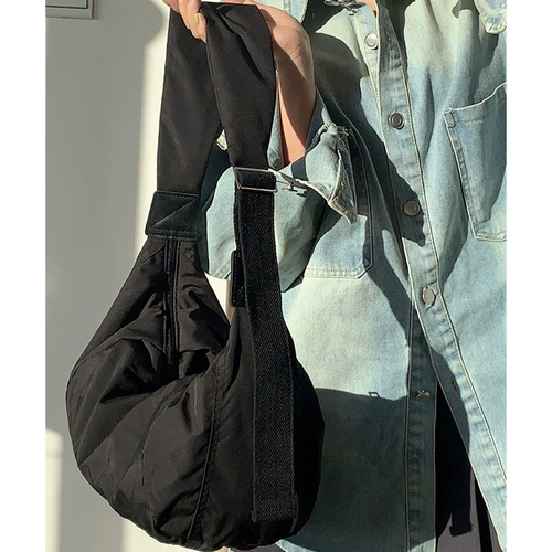 Весенняя сумка через плечо, вместительная и большая сумка на одно плечо с пухом