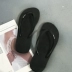 Dép xỏ ngón màu đen mới đơn giản, dép xỏ ngón nữ mùa hè mặc chống trơn đế bằng với giày đi biển mới dép nữ thời trang Dép