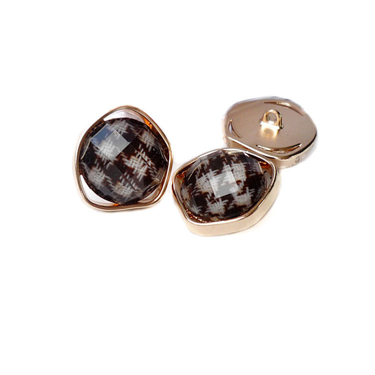 High-end metal irregular shaped buttons, natural shell buttons, children's sweater cardigan buttons, small chanel-style coat accessories Item Picture