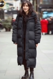 Длинный пуховик, черные бархатные джинсы с начесом, куртка для влюбленных, средней длины, коллекция 2023, утиный пух