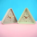 Noomi Triangle часы Nome Simple Desktop Clog