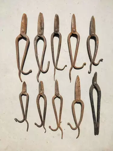 Фольклорные старые инструменты старые инструменты 件 锔 锔 民 民 锔 锔 锔 锔 民 民 民 民 民 民 民 民 民 民