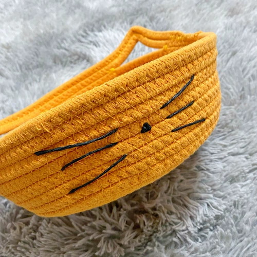 Pure Cotton Line готовит небольшую корзину имбирного и кошачьего милого мультипликационного стола для хранения настольных компьютеров, чтобы поместить ключ для завершения хранения