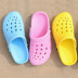 Lỗ giày nam mùa hè phẳng với các cặp vợ chồng đáy dày thoáng khí non-slip dép đi trong nhà giày giày Bao Đầu giày bãi biển dép nam giới và phụ nữ Sandal