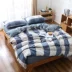 Bông đơn giản kiểu Nhật giặt bông bốn mảnh lưới màu rắn giường bông tấm bạt lò xo che chăn - Bộ đồ giường bốn mảnh Bộ đồ giường bốn mảnh