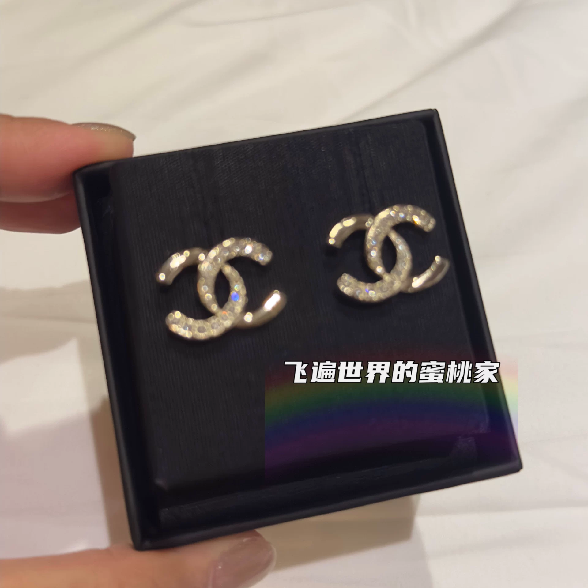 Золотые серьги Chanel (физические)