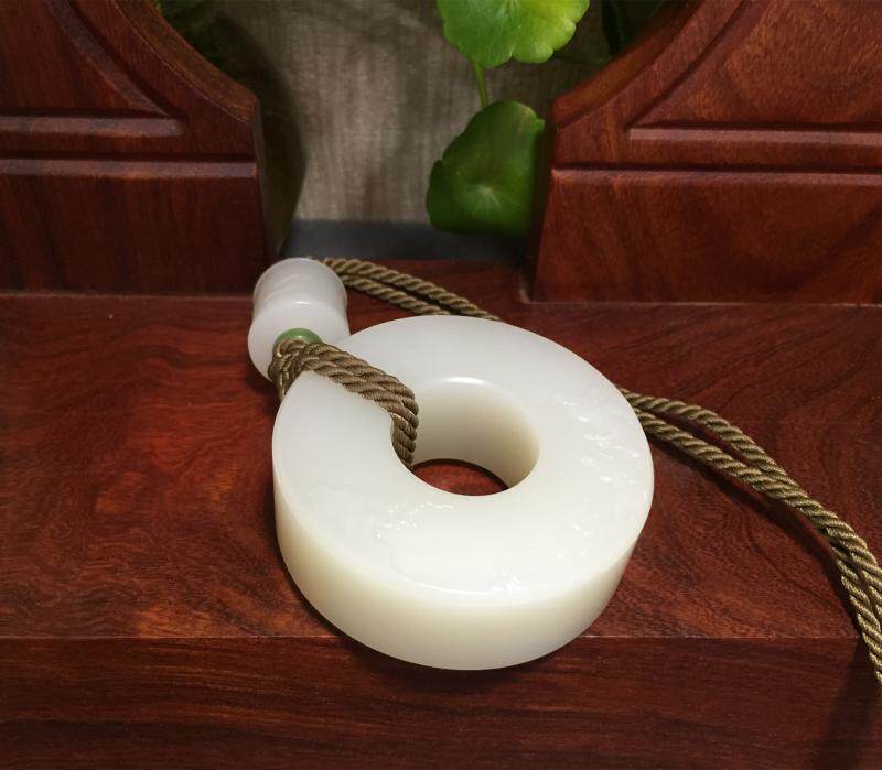 收藏级重器 罗荷清赏 陈冠军作镯芯把件 新疆和田籽玉 111.8克