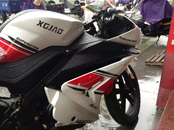 新感觉250跑车油冷xgj25021升级版个性摩托车可店内上牌