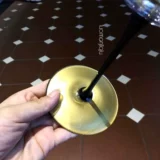 Большой бокал, чайная чашка