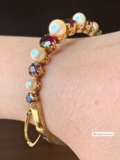 Украшения на руку 英国伦敦全金标古董天然石榴石海养珍珠9k黄金镂雕花皇冠厚重手镯