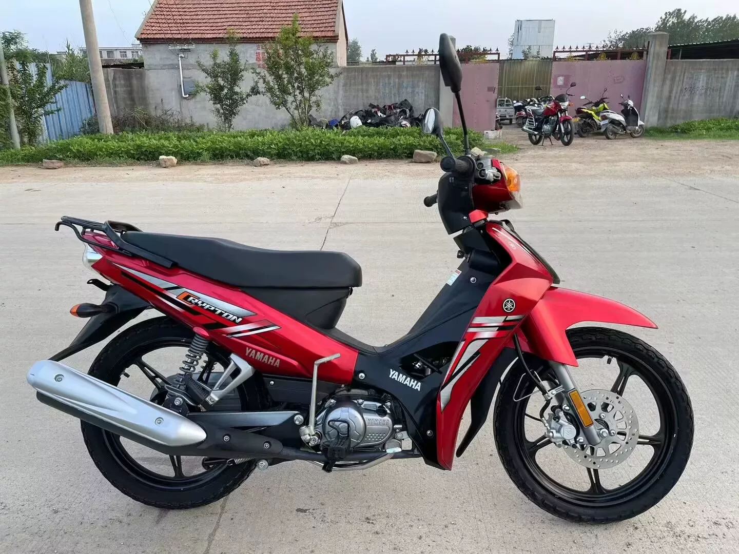 Б/у Yamaha C8 Candid Beam Мотоциклетное транспортное средство Saichi 110 Проглатывание топлива 125 помощь автомобиль оригинал подлинный