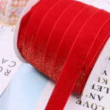 Золотой блестящий золотисто -коричневый с красными фестивалями невест