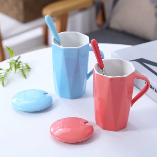 Mark Cup с крышкой Spoon Ceramic Cup Cup Geometric Modeling Family Pare Cup Cup Cup Prink Water Cup