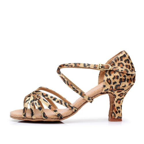 Взрослая леди средние каблуки с высокими латиноамериканскими танце