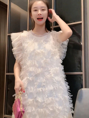 Солдатская детская одежда 夏季2023法式设计感时髦浪漫花边无袖拼接宽松显瘦直筒短款连衣裙