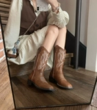 [Sheii su Yinyinin] Он подходит к той же модели ~ fang heat helcodery густо и западных джинсовых сапог.