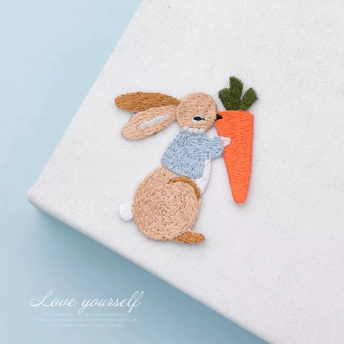 Мультфильм милый маленький кролика вышивка гладила наклейка iPad Shell Muji Bag Decoration Sticker. Универсальный патч