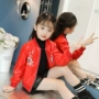 Áo khoác bé gái mùa thu 2018 mới cho bé áo gió bé gái pu áo khoác da bé trai phiên bản Hàn Quốc áo khoác in hình thủy triều quần áo bé trai